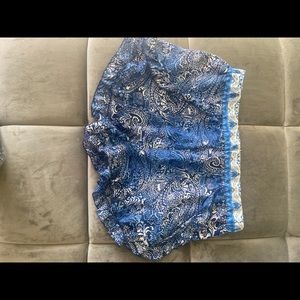 Bandana print short shorts